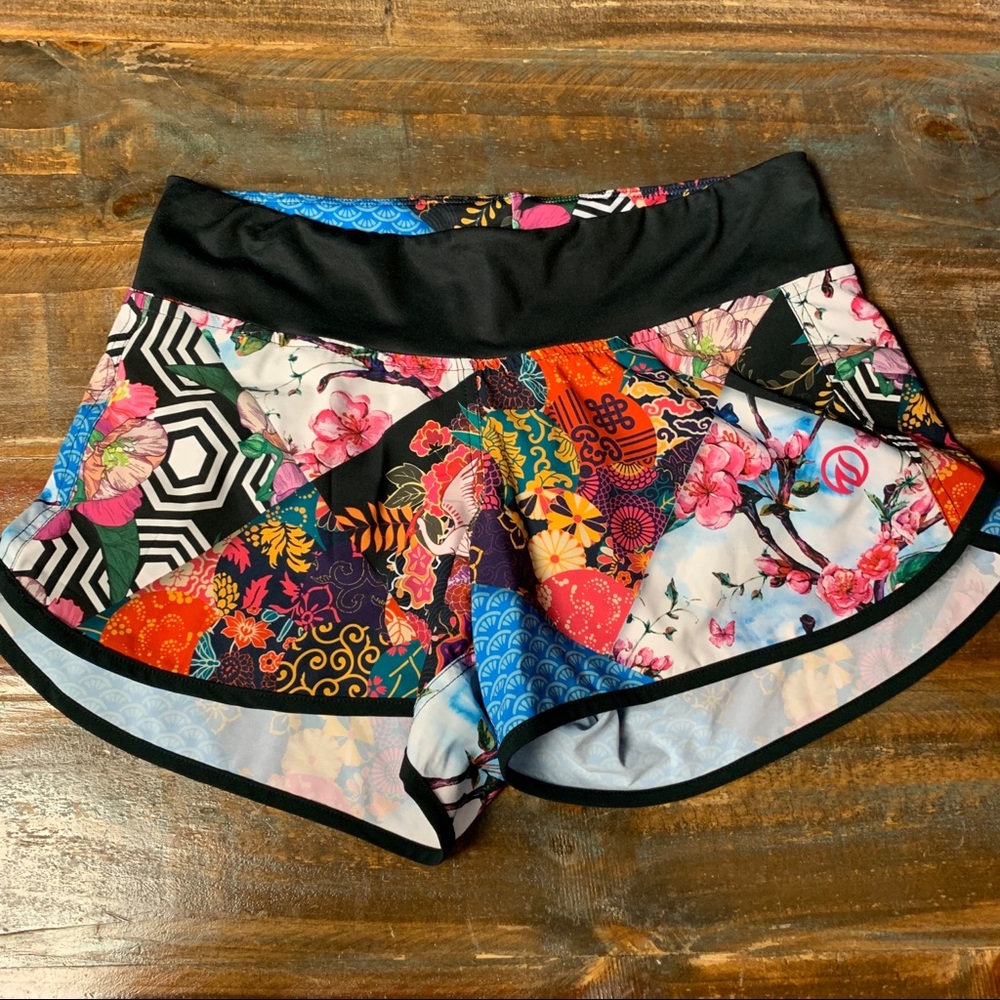 LIKE NEW INKnBURN Women’s Shorts SIZE 12